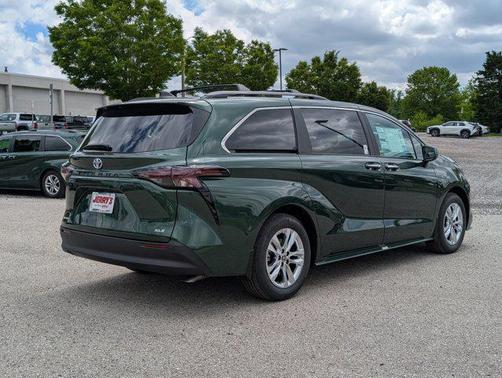 2025 Toyota Sienna XLE 7 Passenger