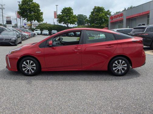 2021 Toyota Prius LE