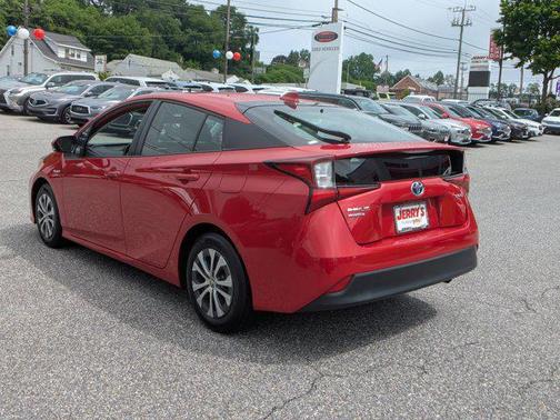 2021 Toyota Prius LE
