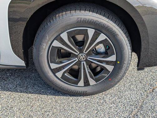 2025 Toyota bZ4X XLE
