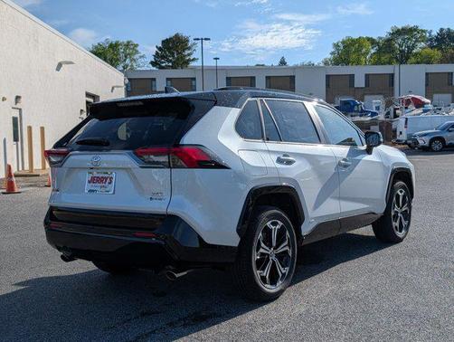 2025 Toyota RAV4 Hybrid SE