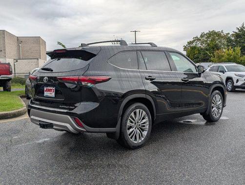 2025 Toyota Highlander Platinum