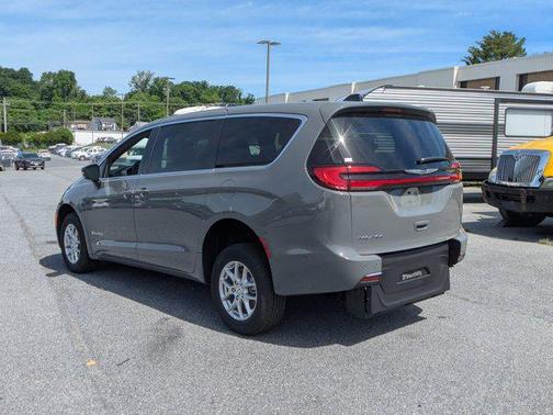 2025 Chrysler Pacifica L