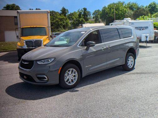 2025 Chrysler Pacifica L