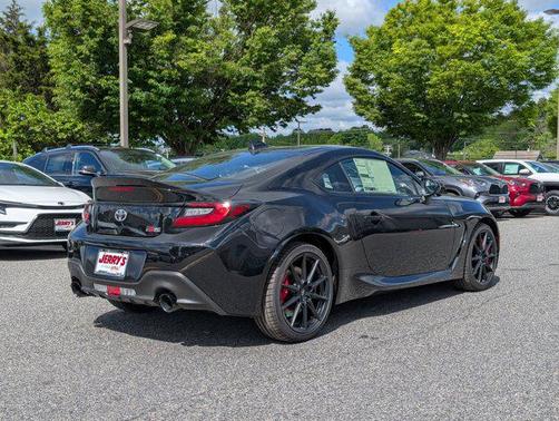 2025 Toyota GR86 Premium