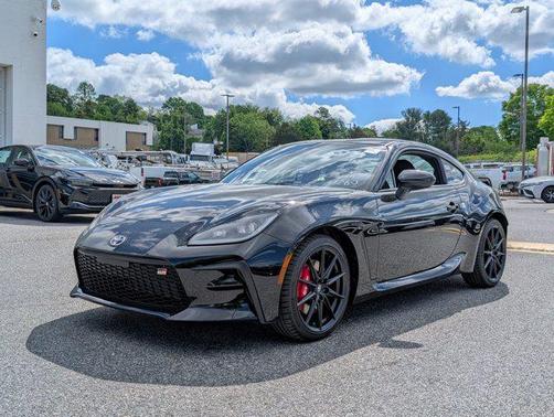 2025 Toyota GR86 Premium