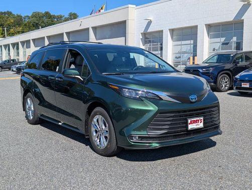 2025 Toyota Sienna XLE 7 Passenger