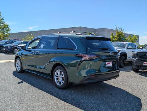 2025 Toyota Sienna XLE 7 Passenger