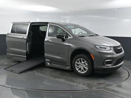 2025 Chrysler Pacifica L