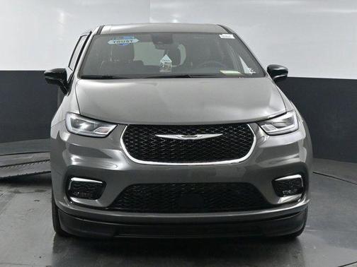 2025 Chrysler Pacifica L