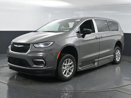 2025 Chrysler Pacifica L