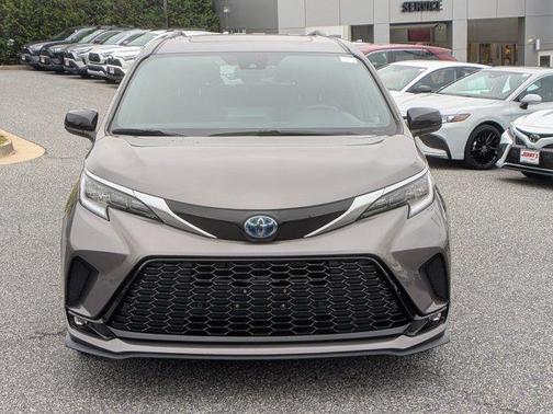 2021 Toyota Sienna XSE 7 Passenger