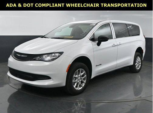 2025 Chrysler Voyager LX