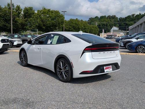 2025 Toyota Prius XLE