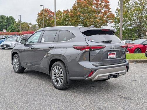 2025 Toyota Highlander Platinum