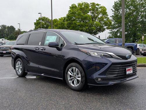 2025 Toyota Sienna XLE 7 Passenger