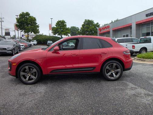 2022 Porsche Macan Base