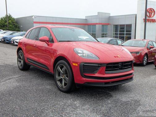 2022 Porsche Macan Base