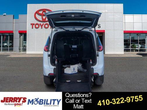 2024 Chrysler Pacifica Touring