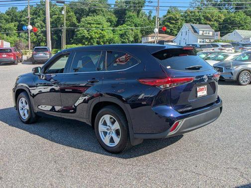 2022 Toyota Highlander LE