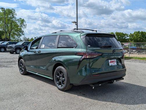 2025 Toyota Sienna Woodland Edition