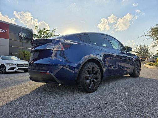 2024 Tesla Model Y Long Range Dual Motor All-Wheel Drive