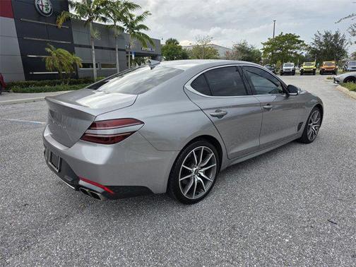 2022 Genesis G70 2.0T RWD