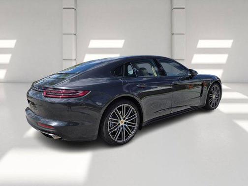 2018 Porsche Panamera Base