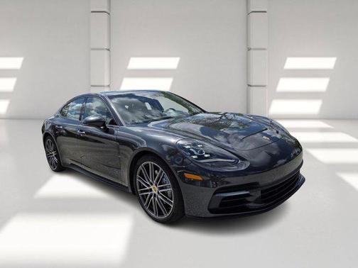 2018 Porsche Panamera Base