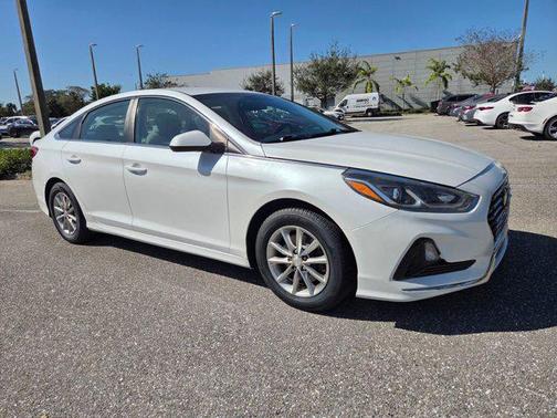 2018 Hyundai SONATA SE