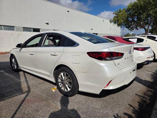 2018 Hyundai SONATA SE