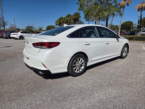 2018 Hyundai SONATA SE