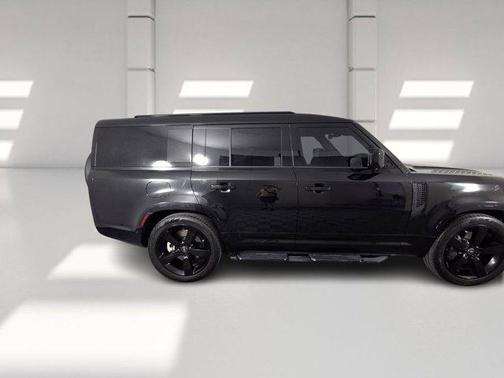 2025 Land Rover Defender 130 P400 X-Dynamic SE