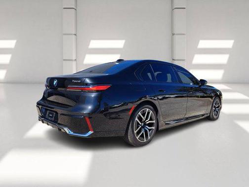 2024 BMW 750e i xDrive