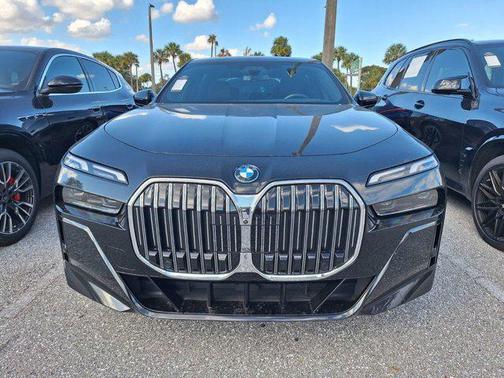 2024 BMW 750e i xDrive