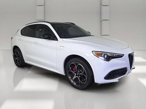 Alfa White 2023 Alfa Romeo Stelvio Veloce AWD
