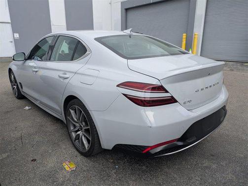 2023 Genesis G70 2.0T RWD