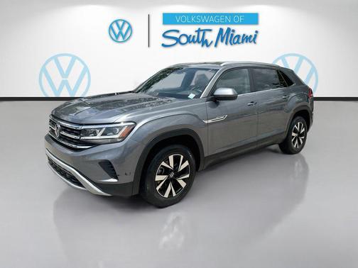 Platinum Gray Metallic 2023 Volkswagen Atlas Cross Sport 2.0T SE