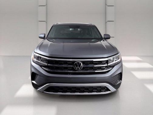 Platinum Gray Metallic 2023 Volkswagen Atlas Cross Sport 2.0T SE