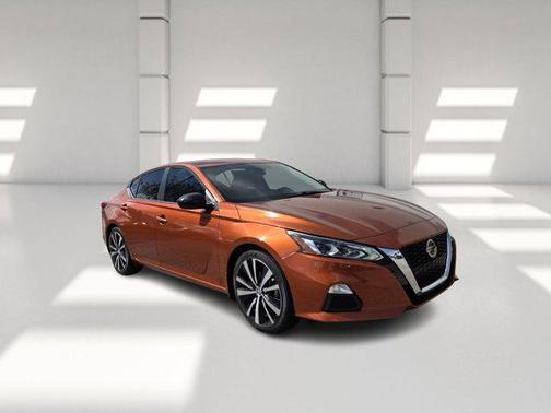 2022 Nissan Altima SR FWD