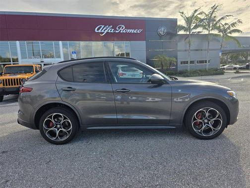 2022 Alfa Romeo Stelvio Ti