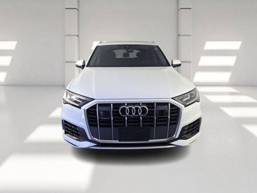 White 2023 Audi Q7 55 Premium Plus