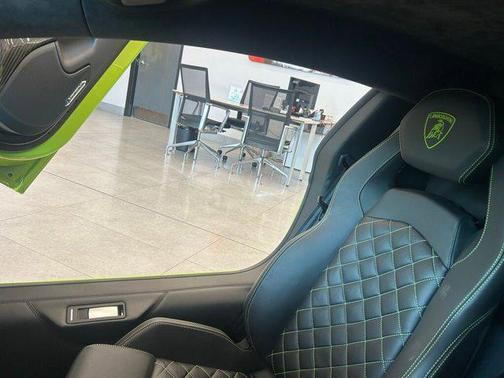 GREEN 2014 Lamborghini Aventador LP700-4