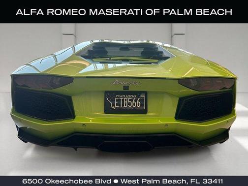 GREEN 2014 Lamborghini Aventador LP700-4