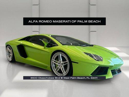 GREEN 2014 Lamborghini Aventador LP700-4