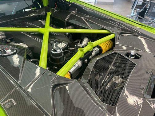 GREEN 2014 Lamborghini Aventador LP700-4
