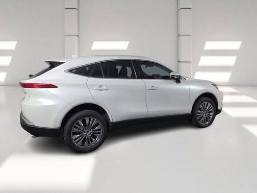 Wind Chill Pearl 2024 Toyota Venza XLE