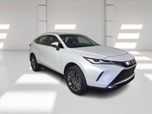 Wind Chill Pearl 2024 Toyota Venza XLE