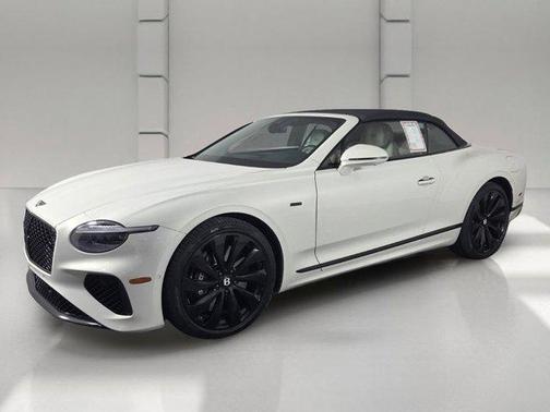 Ghost White Pearlescent 2025 Bentley Continental GT Black Edition
