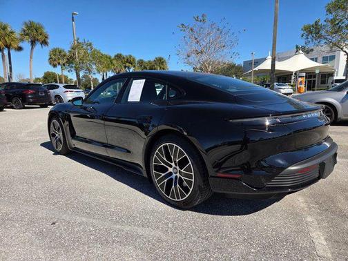 2022 Porsche Taycan Base